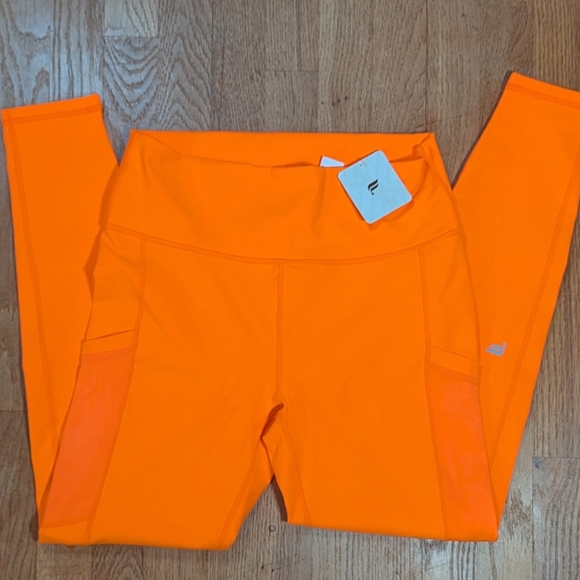 ๐ High-Energy Orange PowerHold Leggings ๐ - Picture 2 of 7